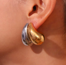 Load image into Gallery viewer, Chunky Teardrop Stud Earrings
