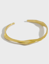 Load image into Gallery viewer, So Wavy Bangle
